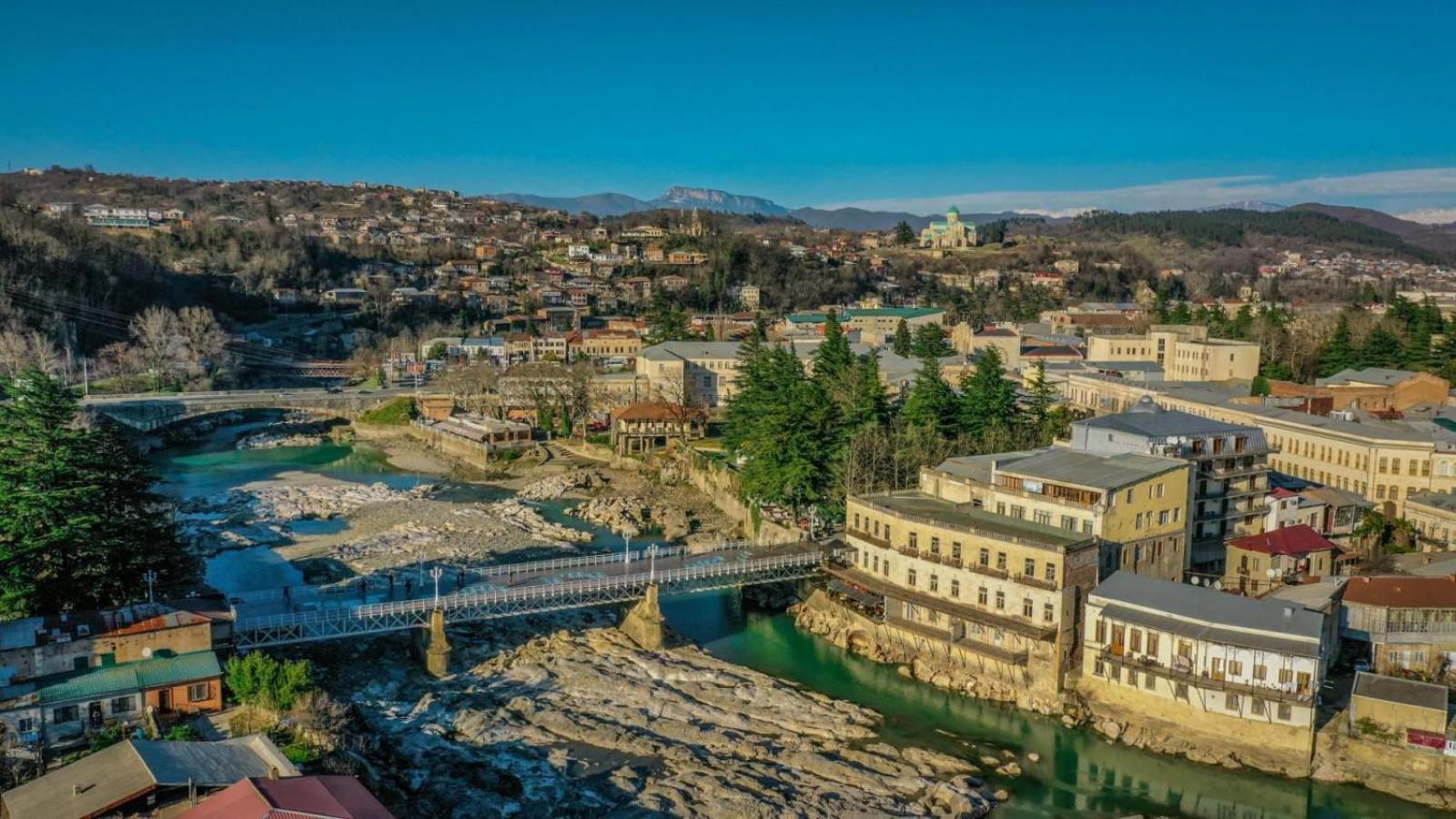 Hotel Caravan Palace Kutaisi Exteriér fotografie