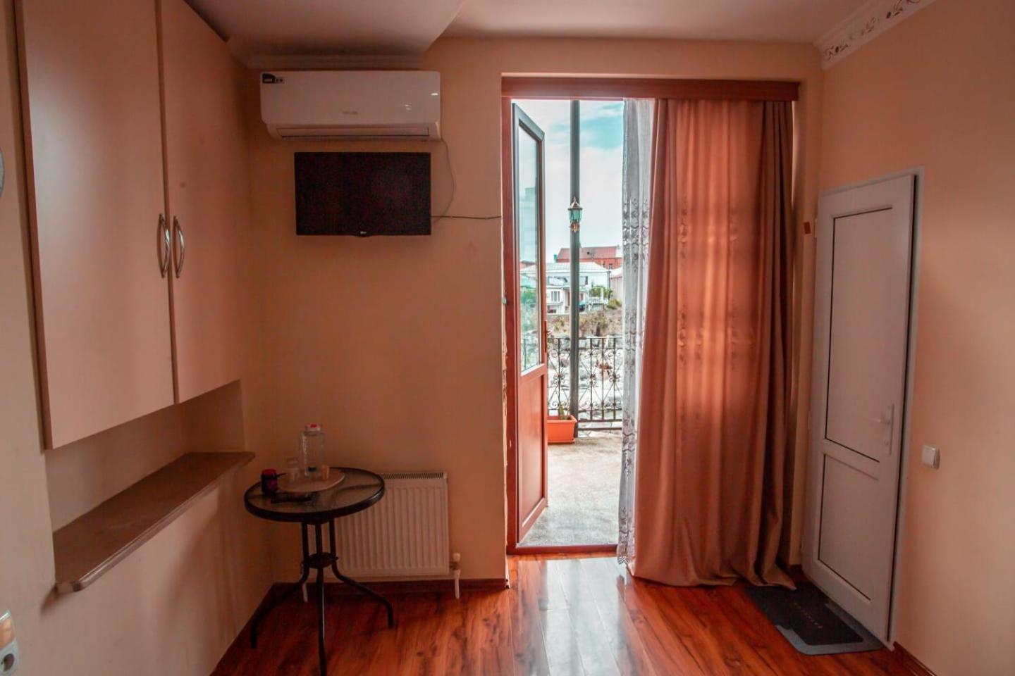 Hotel Caravan Palace Kutaisi Exteriér fotografie