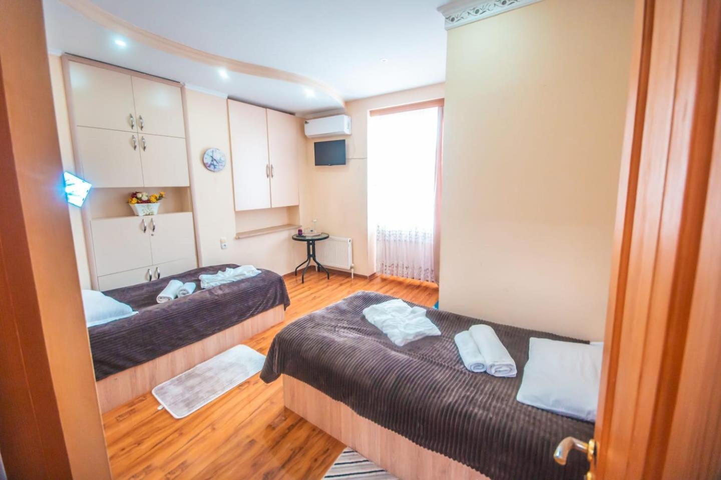 Hotel Caravan Palace Kutaisi Exteriér fotografie